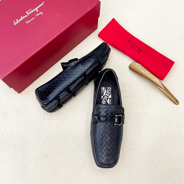 Ferragamo Men's Driving Loafers in Black Grained Gancini