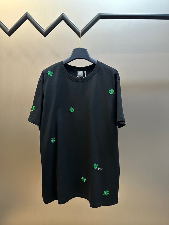 Dior Clover Embroidery Short-Sleeve T-Shirt in Black