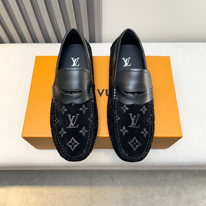 Louis Vuitton Pebbled Leather Driving Shoes in Black Textured Leather