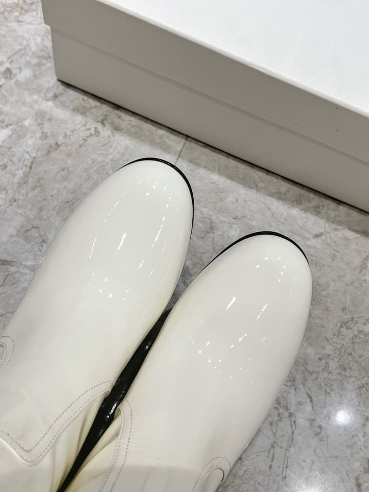 Celine Retro Chunky Heel Knee-High Boots – 24FW in Cream White