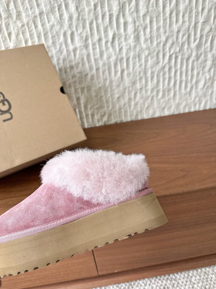 UGG Sheepskin Fur-Lined Slippers – Autumn/Winter Collection in Tall Light Pink With Cream Fur