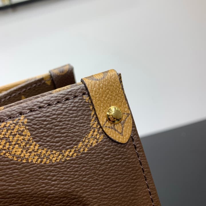 Louis Vuitton Onthego MM Monogram Reverse Tote Bag in Giant Monogram Brown/tan