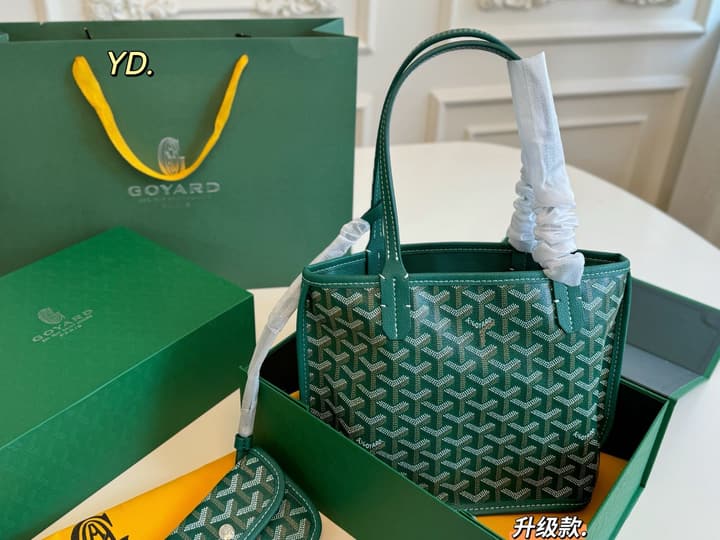 Goyard Reversible Tote Bag with Pouch in Black