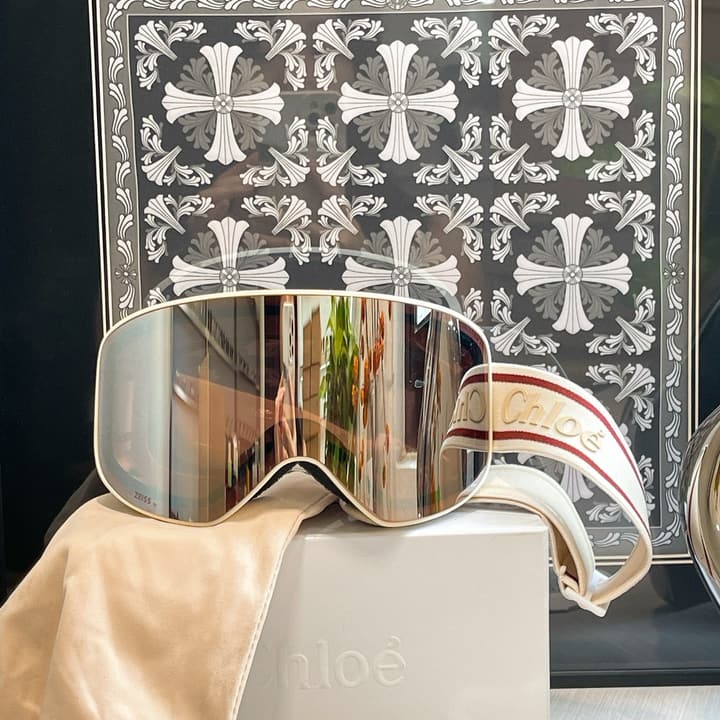 Chloé Ski Goggles in Beige Frame Red Logo Strap