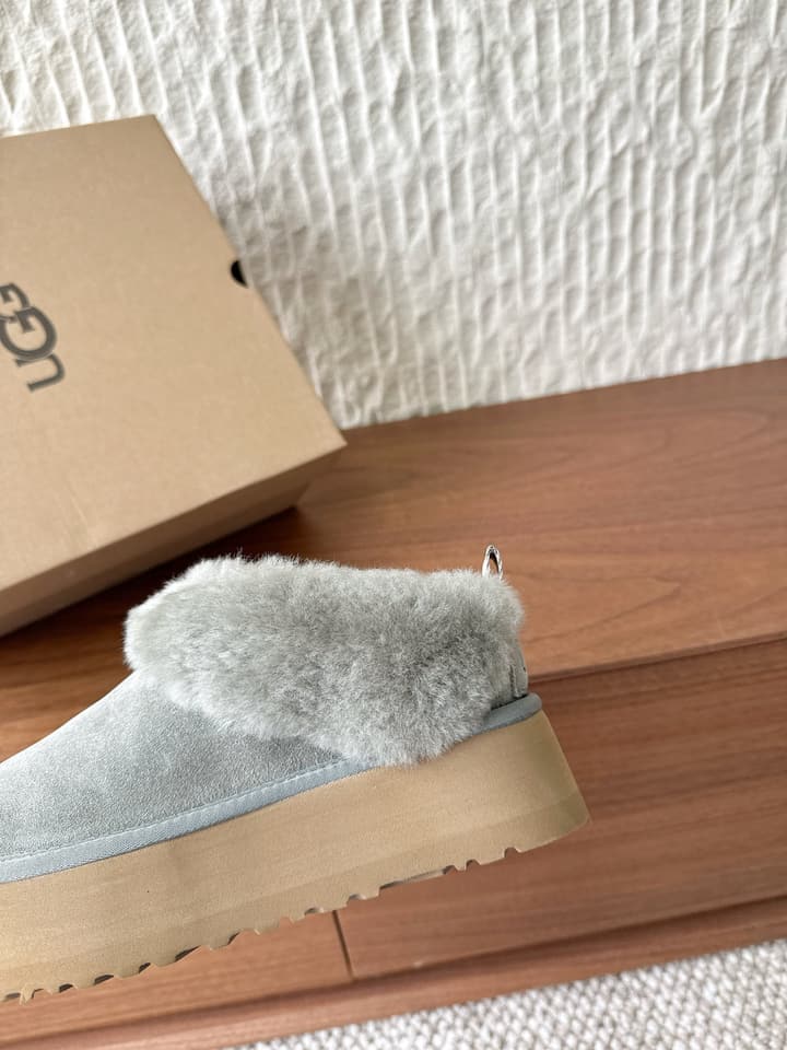 UGG Sheepskin Fur-Lined Slippers – Autumn/Winter Collection in Tall Light Pink With Cream Fur
