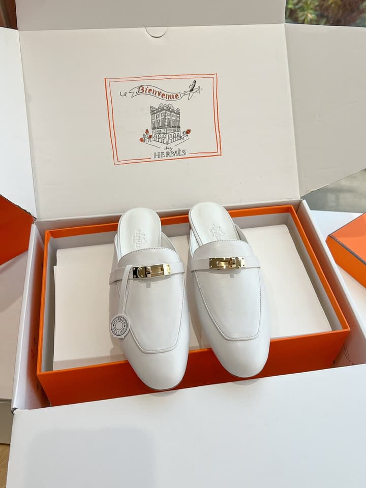 Hermès Calfskin Mules – 25SS/FW Collection in Black Embossed Leather With Silver Hardware