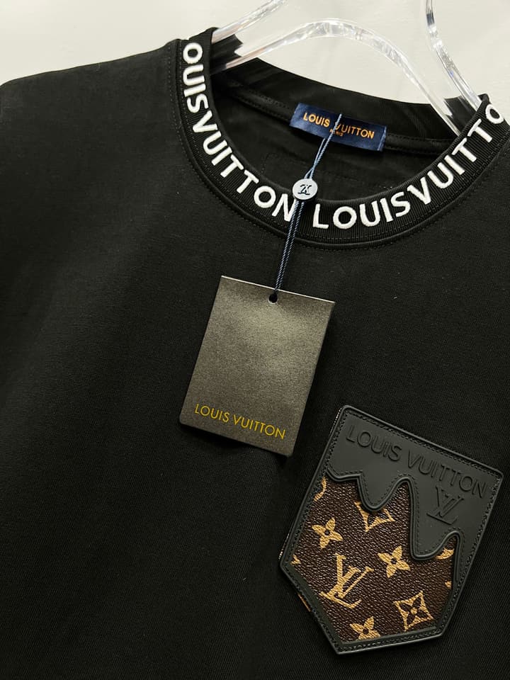 Louis Vuitton Leather Label Pocket Embroidered T-Shirt – 2025 Summer Collection in Classic Black
