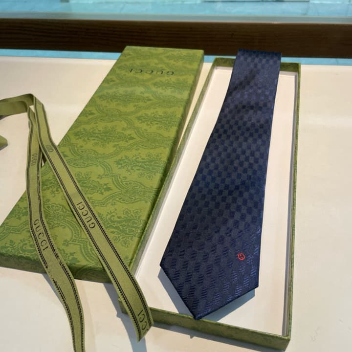 Gucci GG Logo Jacquard Tie in Black