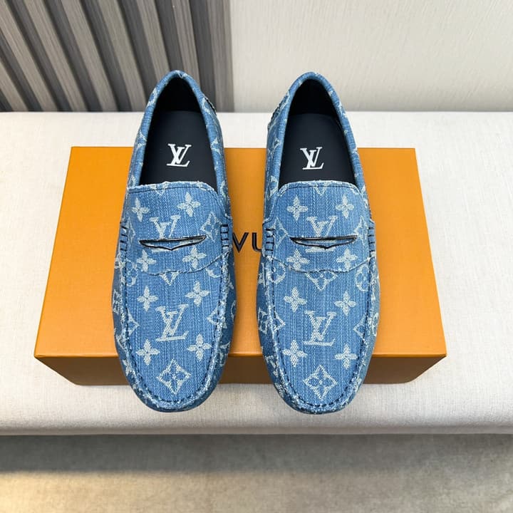Louis Vuitton Pebbled Leather Driving Shoes in Black Textured Leather