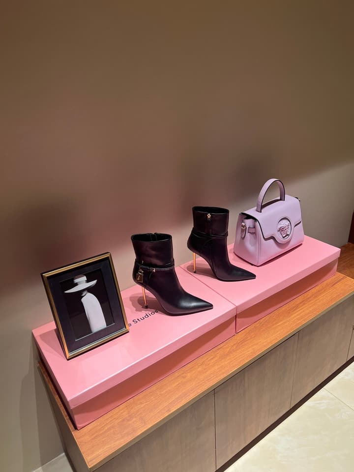 Tom Ford Luxury Metal Heel Ankle Boots in Black Leather