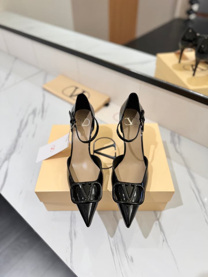 Valentino Garavani VLogo Signature Slingback Sandals in Black