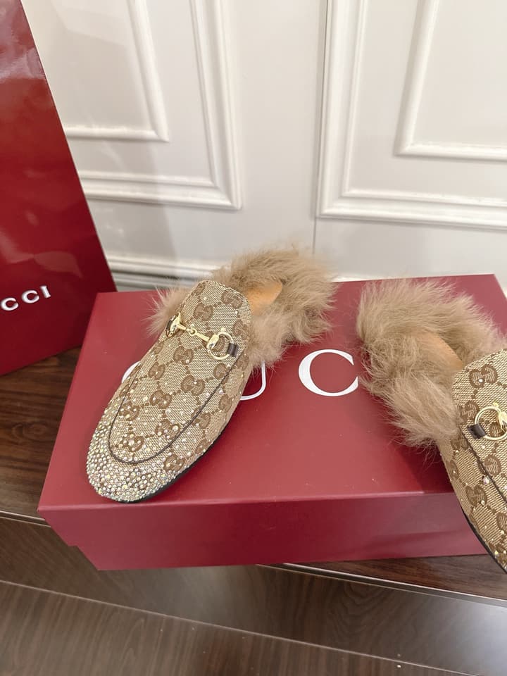 Gucci Tuscan Wool Loafers – Autumn/Winter Must-Have in Beige Gg Monogram With Tan Fur