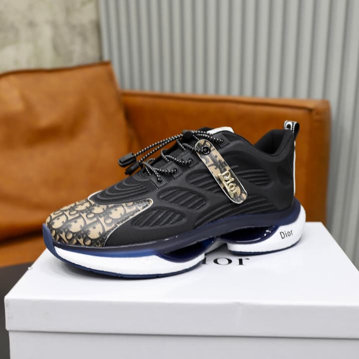 Dior Men's Luxury Running Shoes in Off-white With Grey Pattern