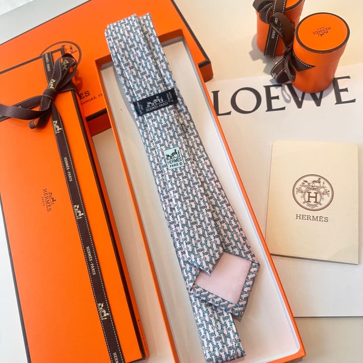 Hermès Men's Printed Silk Tie Series in Light Aqua Patterned