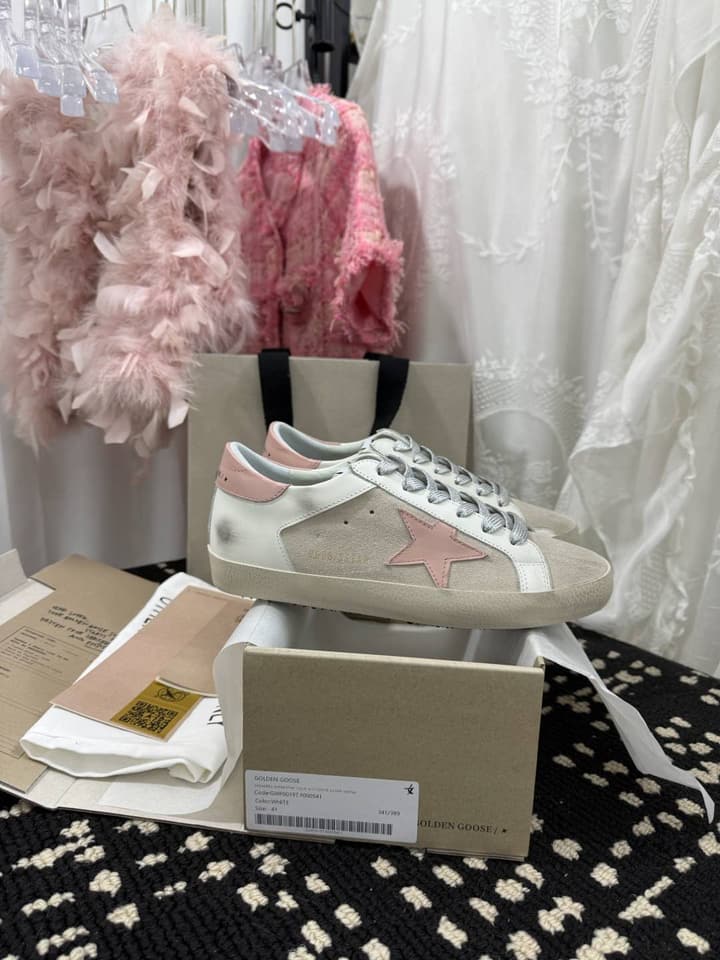 Golden Goose Super Star Leather Sneakers in Black Star Black Heel