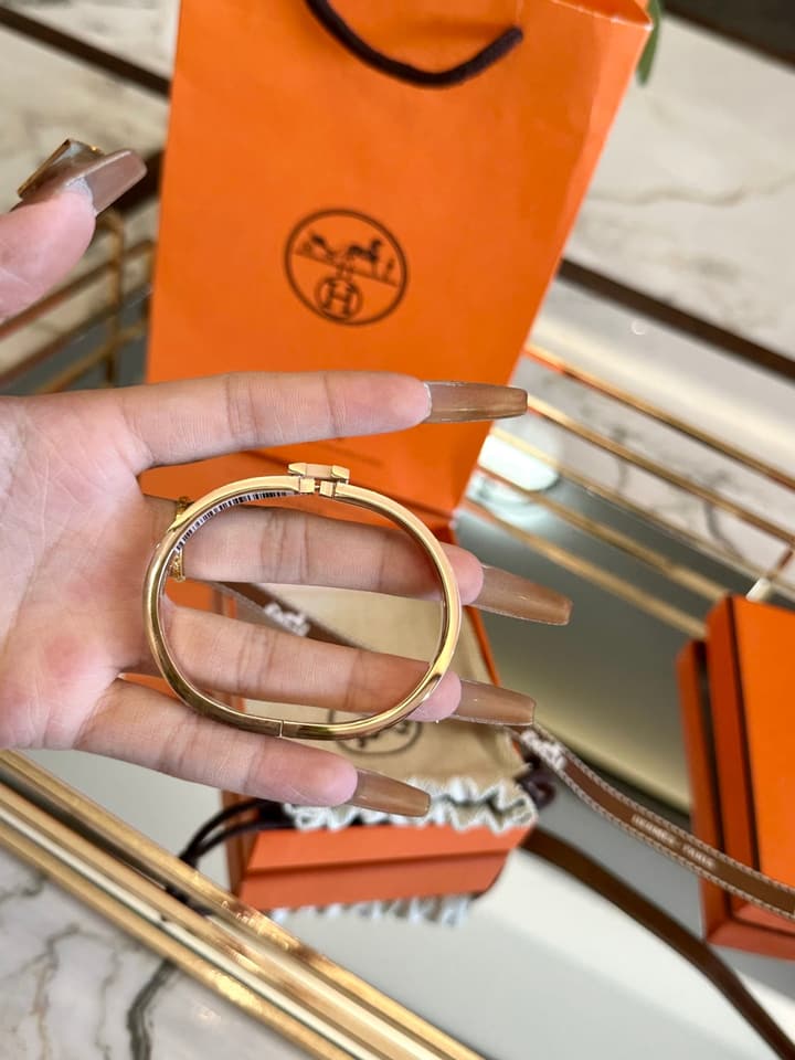 Hermès H-Letter Oval Enamel Bracelet