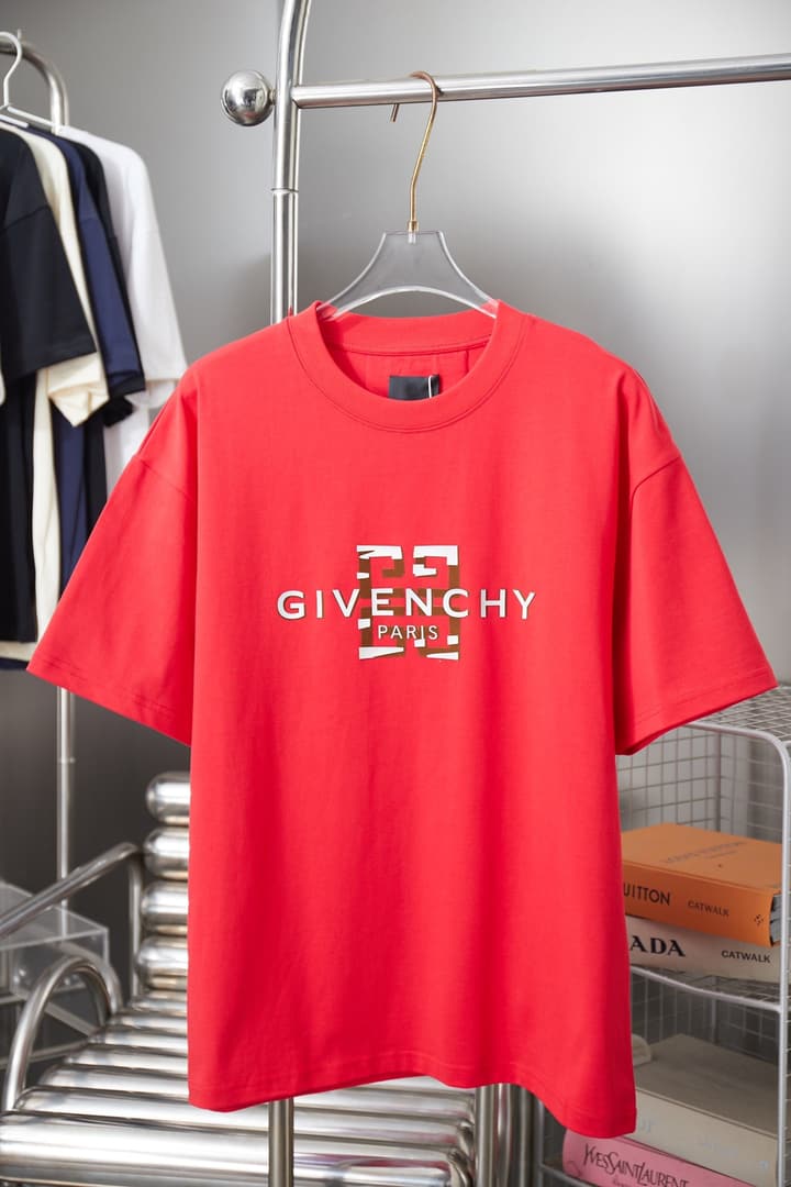 Givenchy Classic Logo Short-Sleeve T-Shirt – 26SS in Black