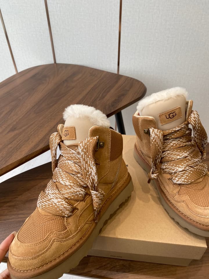 UGG Knitted Shearling Snow Boots in Black Suede