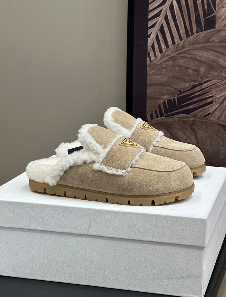 Prada FW24 Suede Fur Slippers – FW24 in Beige Suede