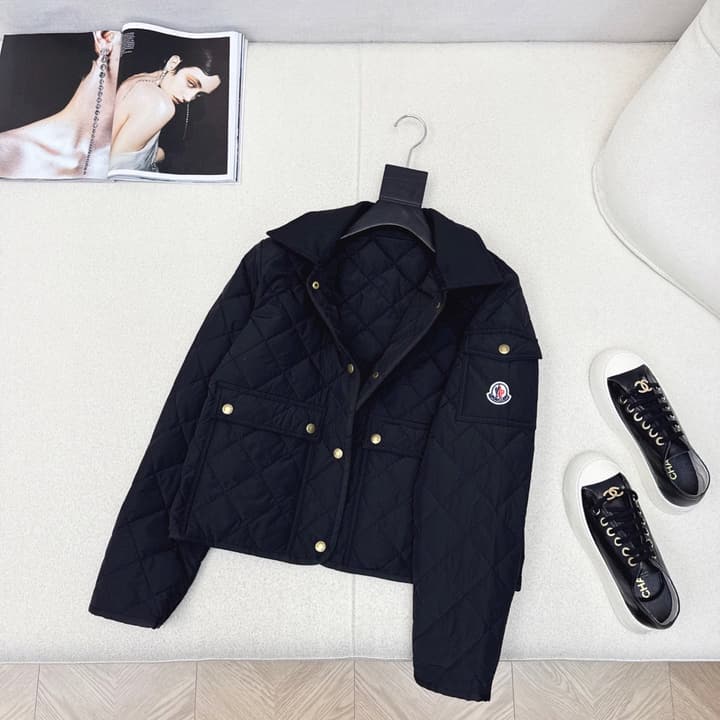Moncler Diamond Quilted Padded Short Jacket in Black