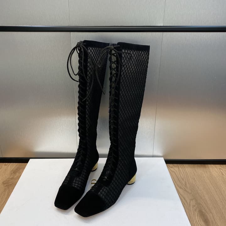 Dior Naughtily-D Metal Pearl Heel Knight Boots – 2023 Runway Haute Couture Collection in Black