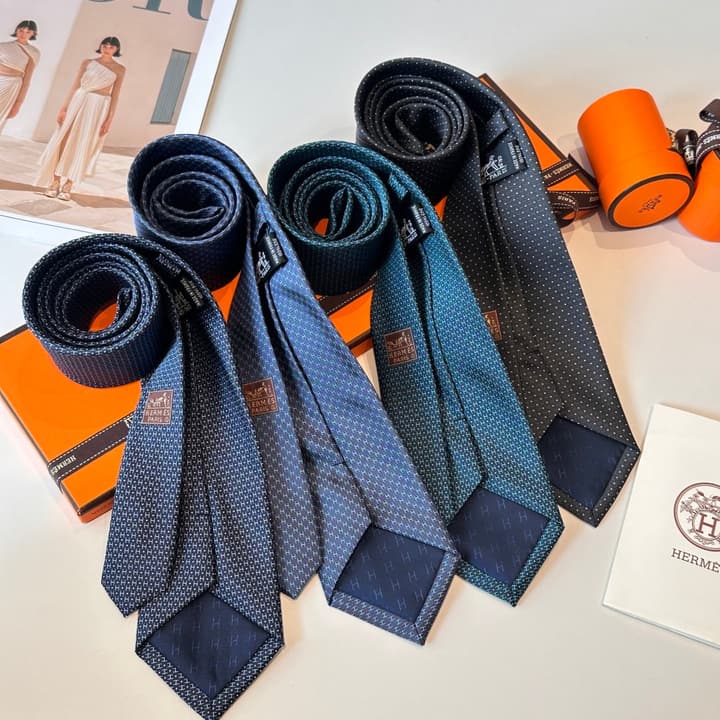 Hermès Men's Polka Dot Silk Tie in Charcoal Gray