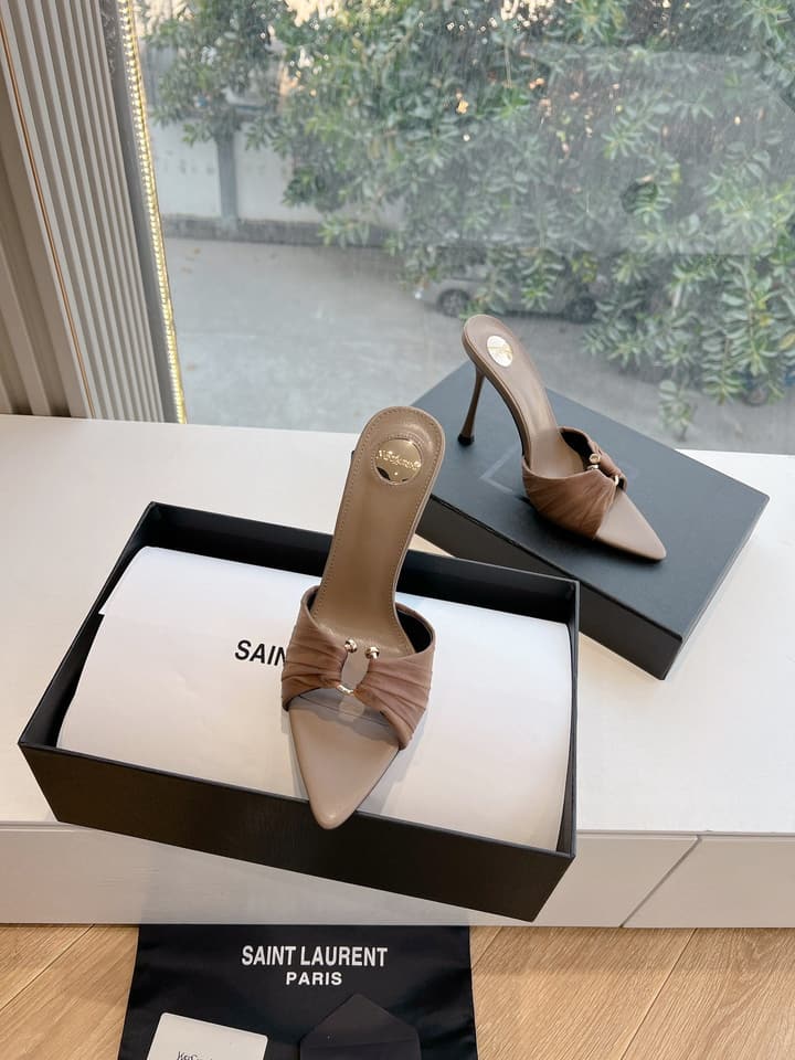 Saint Laurent Lee Metal Chain Pointed-Toe Pumps in Black Satin