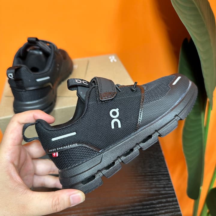 On Kids Running Sneakers – Kids Collection in Black