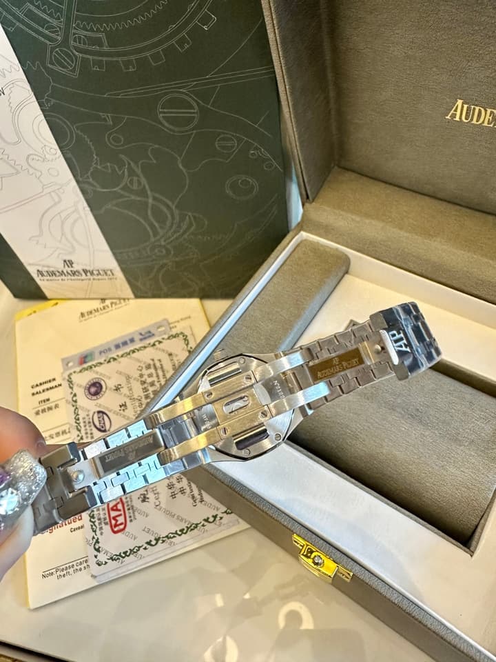 Audemars Piguet Royal Oak Automatic Mechanical Watch – 40mm in Silver - Diamond Dial