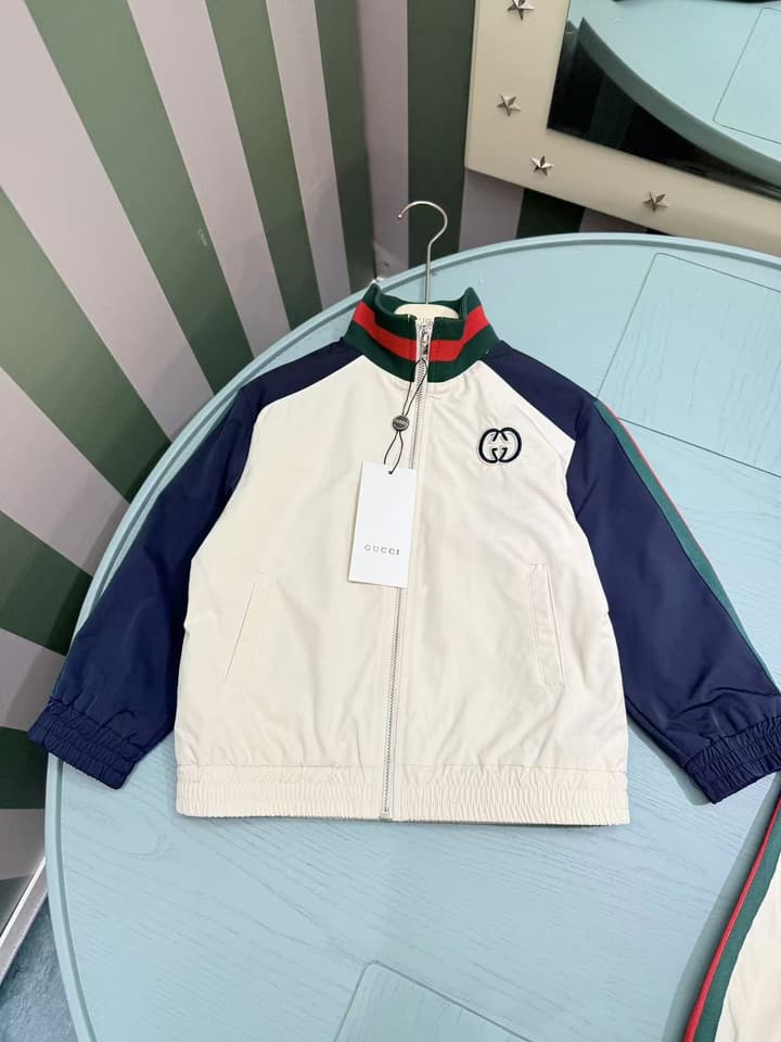 Gucci Kids Two-Piece Sweatshirt Set – 2025FW – Kids Collection in Cream And Navy Tracksuit Set