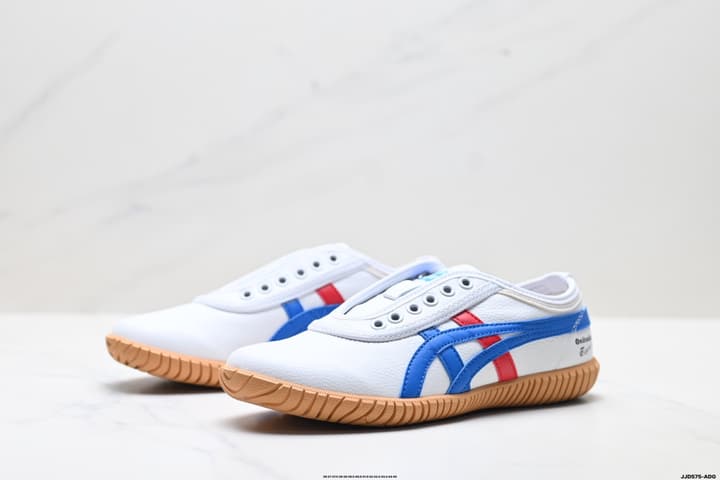 Onitsuka Tiger TSUNAHIKI Slip-On Casual Sneakers in Cream With Navy Stripes