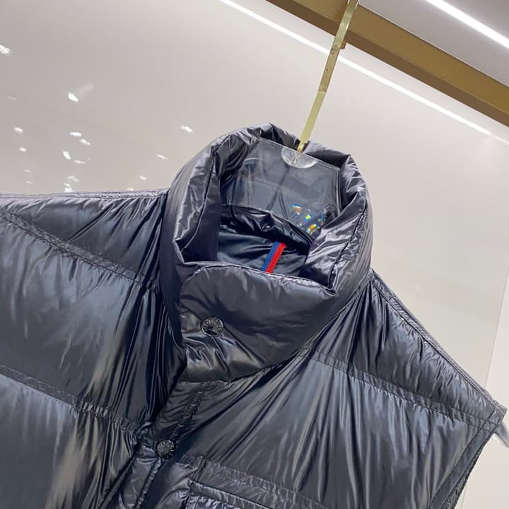 Moncler Goose Down Puffer Jacket – 2025FW in Deep Navy Vest