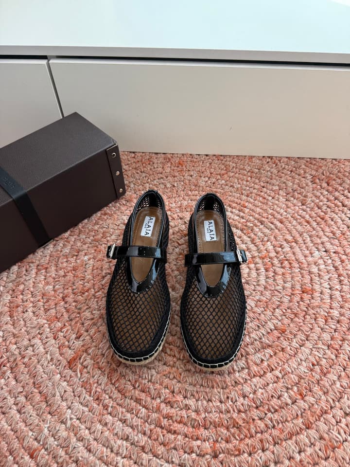 Alaïa Woven Fishnet Mules – 2026 Spring/Summer Collection in Beige