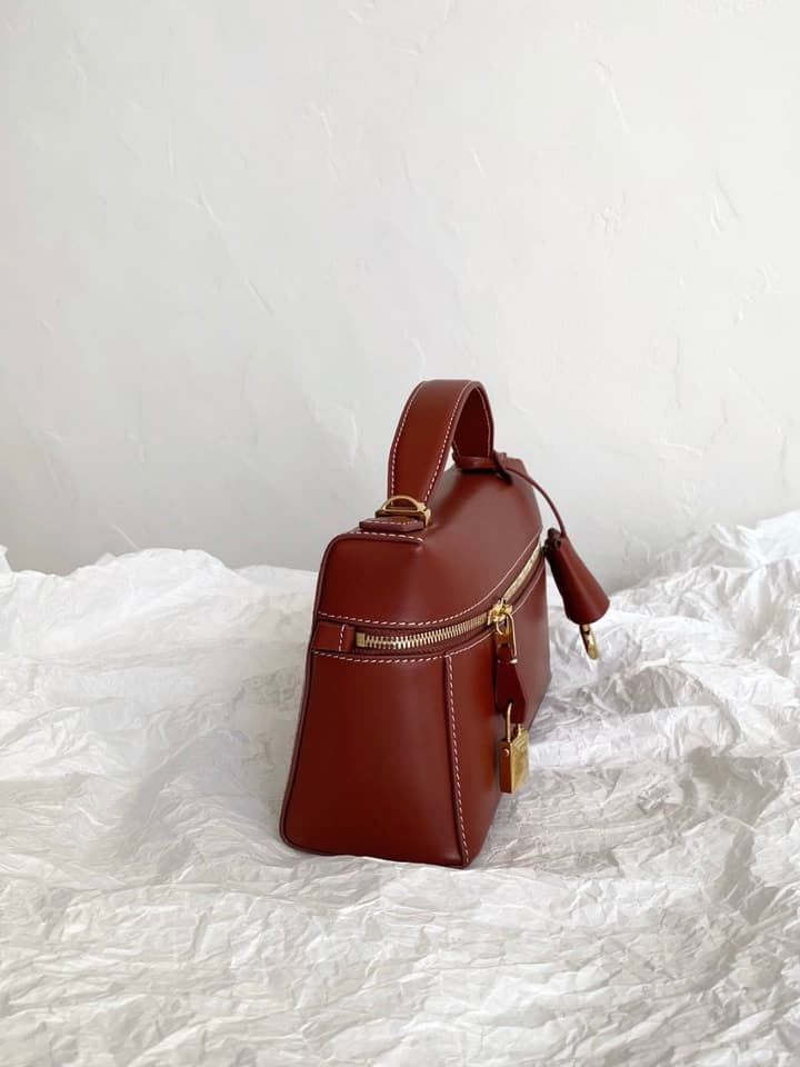 Loro Piana L23 Handbag – 23 cm in Brick Red