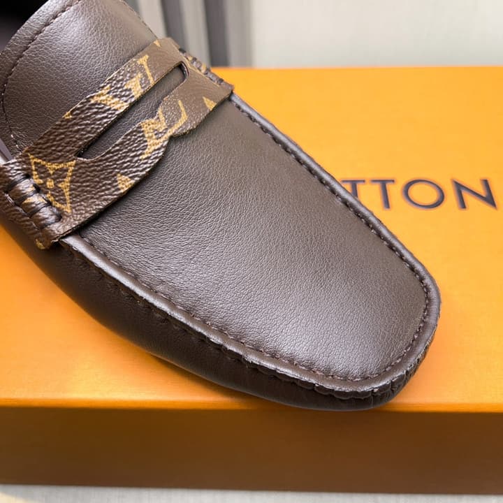 Louis Vuitton Pebbled Leather Driving Shoes in Black Textured Leather