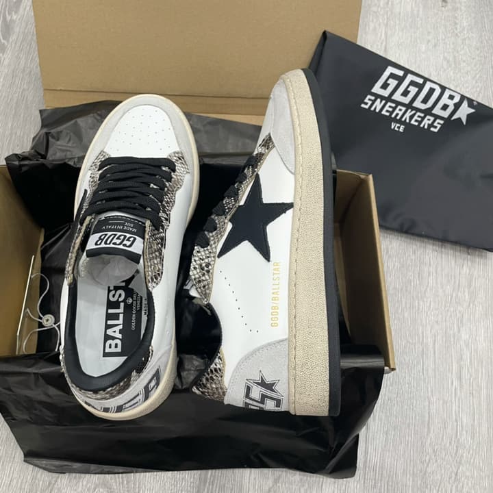 Golden Goose Ball Star Sneakers – 2023 Spring Collection in White Black Star Metallic Heel