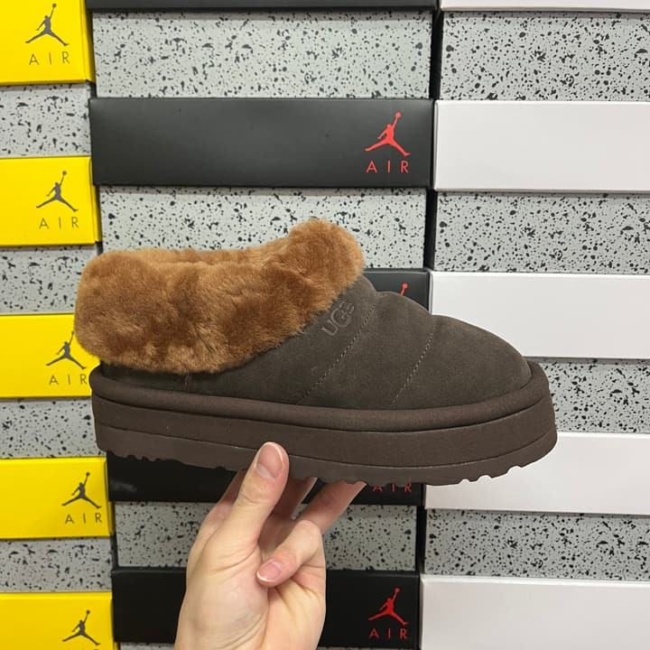UGG Thick-Soled Low-Cut Fur Snow Boots in Olive Suede Patterned Trim