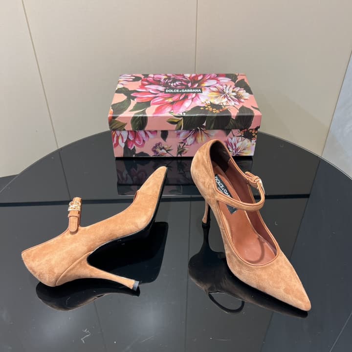 Dolce & Gabbana Pointed Toe Cross-Strap Pumps – 25FW in Black Patent