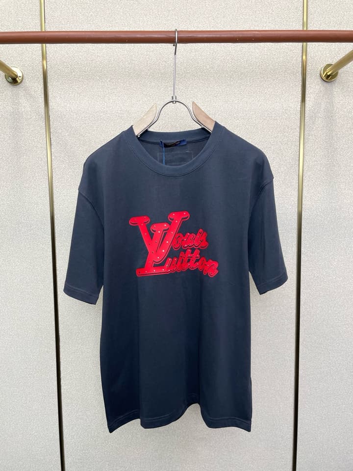 Louis Vuitton Men's Casual Short-Sleeve T-Shirt in Black