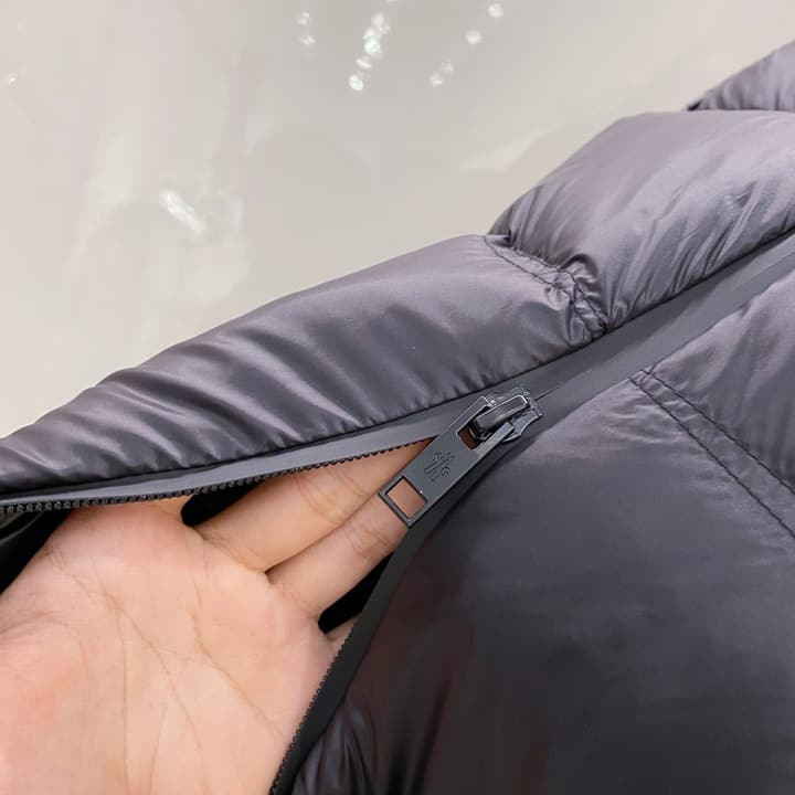 Moncler Goose Down Puffer Jacket – 2025FW in Dark Navy Hooded Vest
