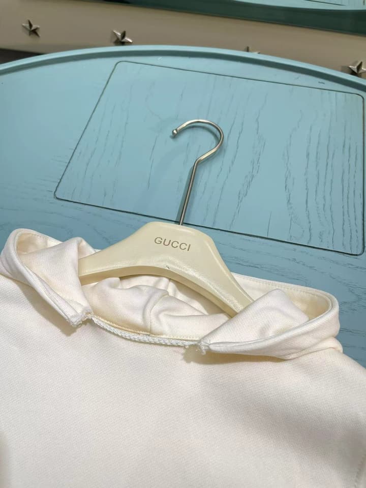 Gucci Kids Hooded Sweatshirt – Kids Collection – 2025AW in Cream With Green/gold Logo