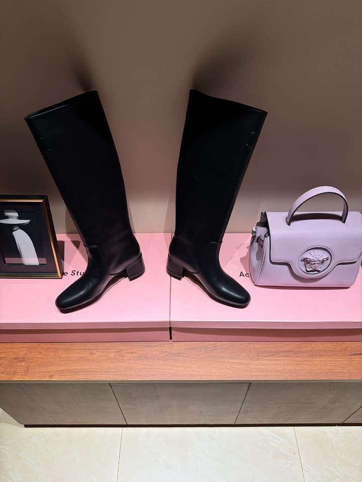 Celine Retro Chunky Heel Knee-High Boots – 24SS Autumn/Winter Collection in Lustrous Black