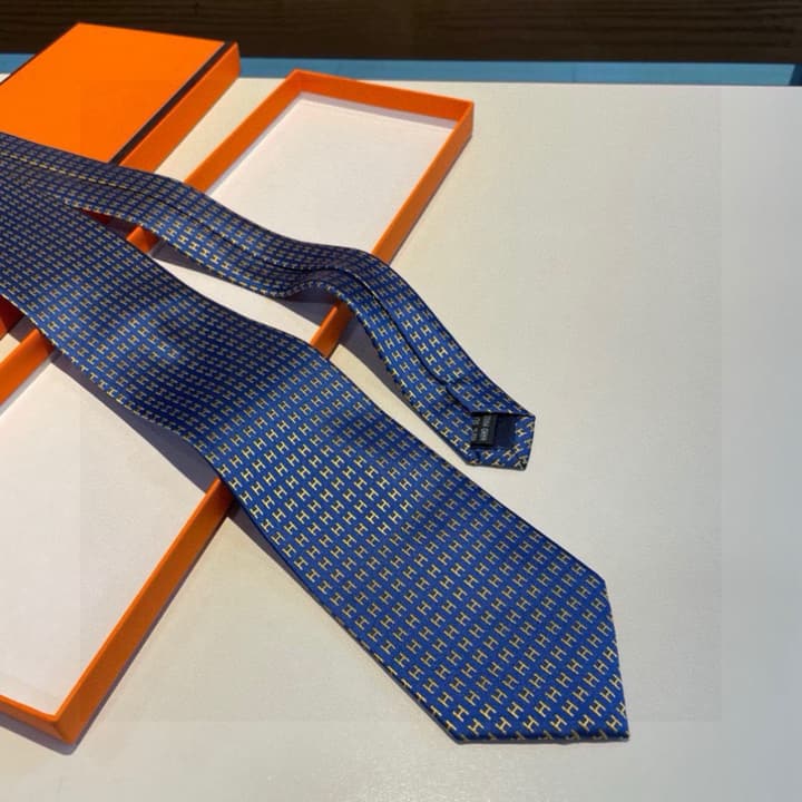 Hermès Men's H-Letter Silk Tie – New Collection in Burgundy