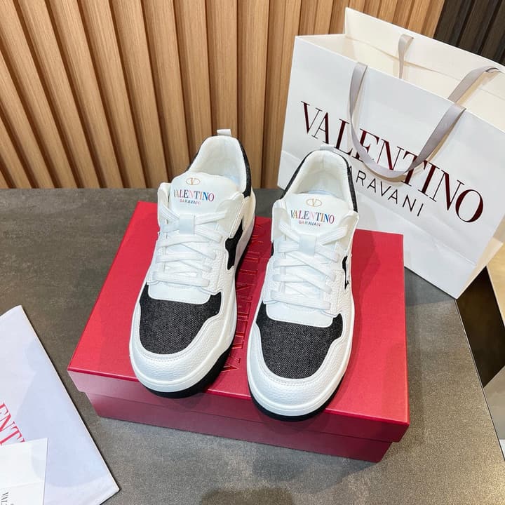 Valentino OneStud Casual Sneakers – 2024 New Color
