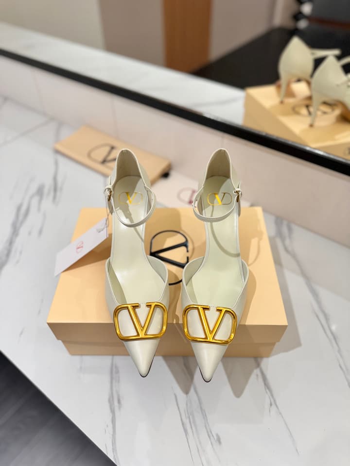 Valentino Garavani VLogo Signature Slingback Sandals in Classic Black
