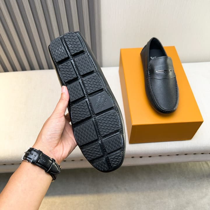 Louis Vuitton Pebbled Leather Driving Shoes in Black Textured Leather