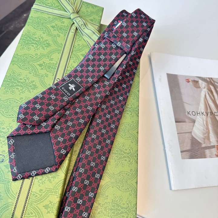 Gucci Men's GG Silk Jacquard Tie – 2025 Spring/Summer Collection in Blue