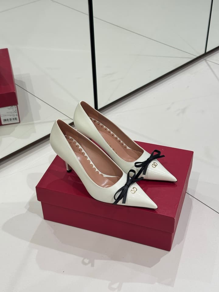 Valentino Bow-Detail High Heels in Black With White Bow