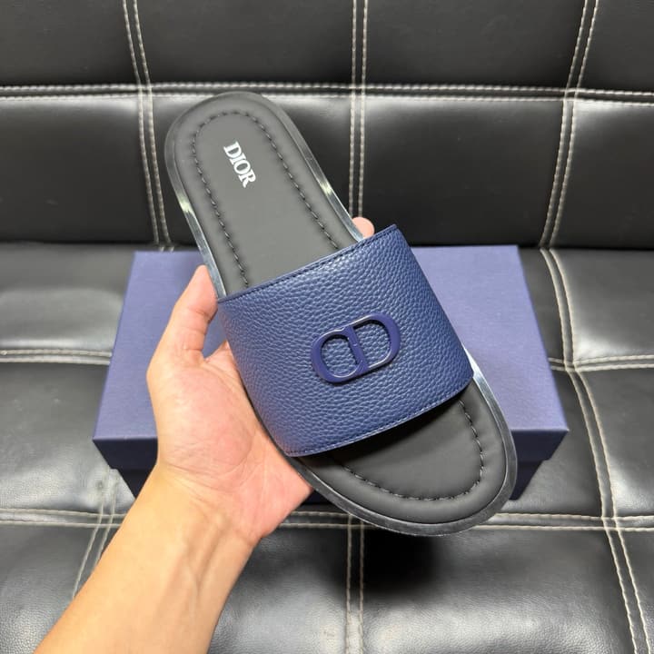 Dior Men's Pebbled Leather and Suede Slides – Spring/Summer Collection 2025 in Black Pebbled Leather Cross Strap