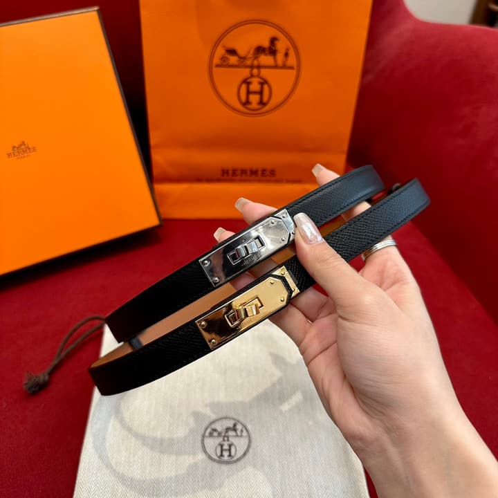 Hermès Kelly Epsom Leather Belt in Black Leather With Gold Hardware